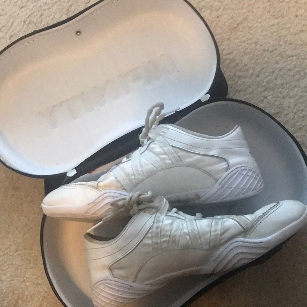 nfinity evolution cheer shoes